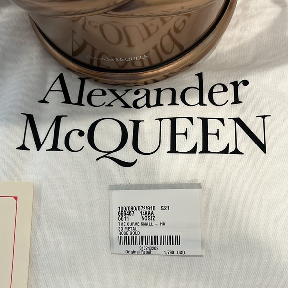 Alexander McQueen crossbody/shoulder bag in rose gold - Picture 6 of 11